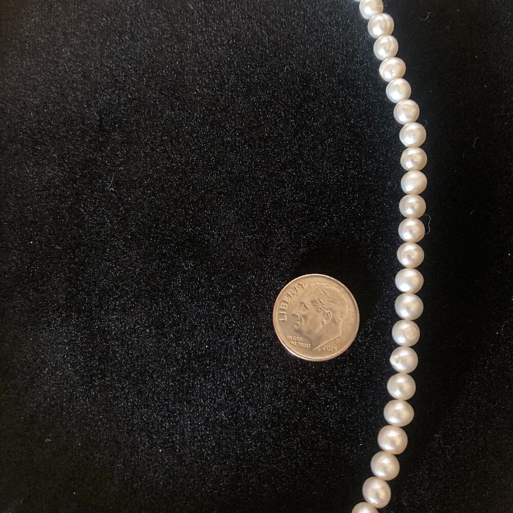 Authentic Genuine 18" Pearl Necklace with Gold Clasp - Picture 4 of 6